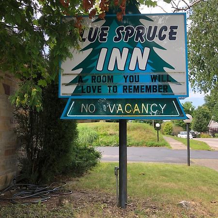 Ludington Blue Spruce Inn Exterior foto