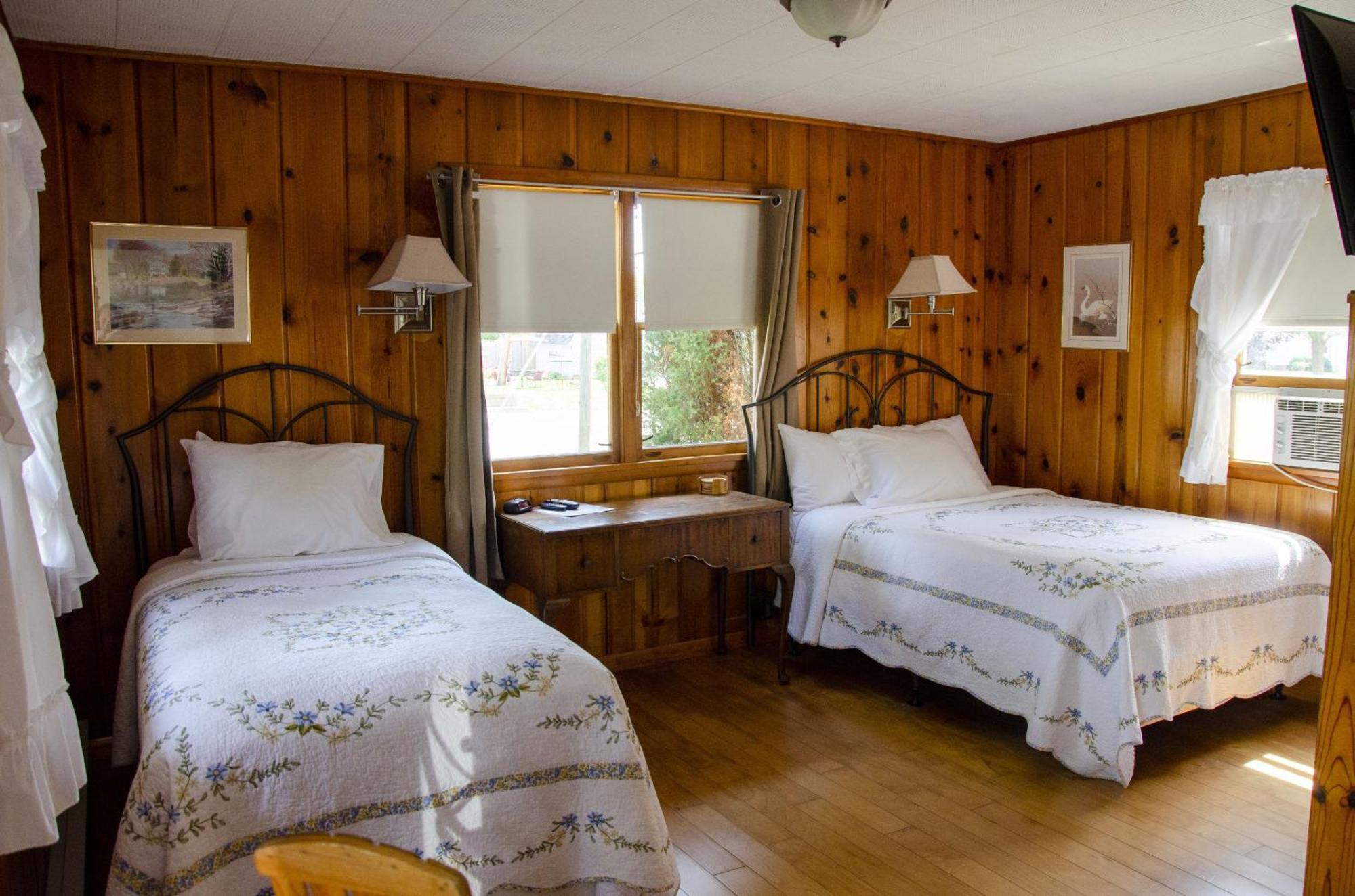 Ludington Blue Spruce Inn Habitación foto