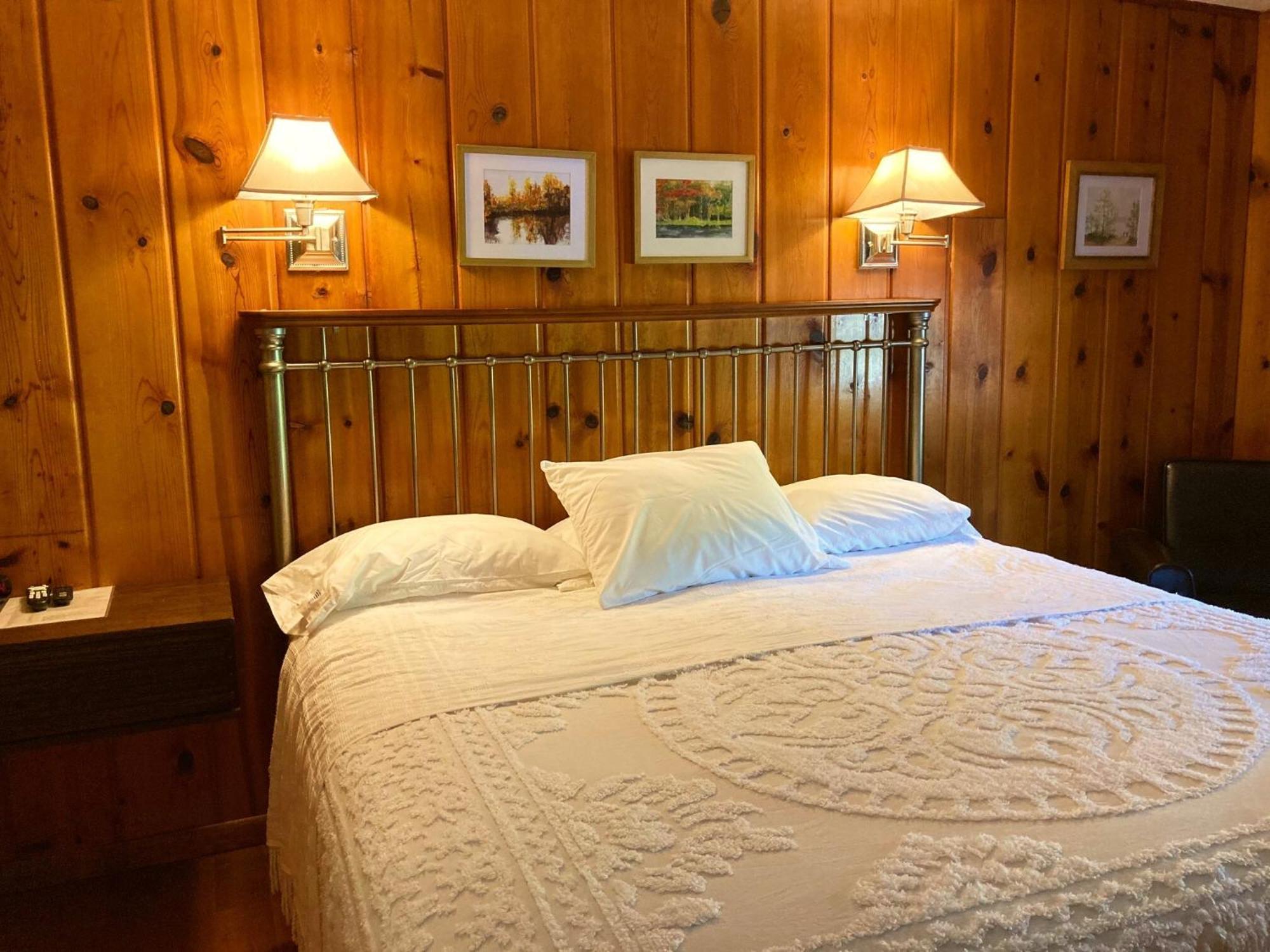 Ludington Blue Spruce Inn Habitación foto