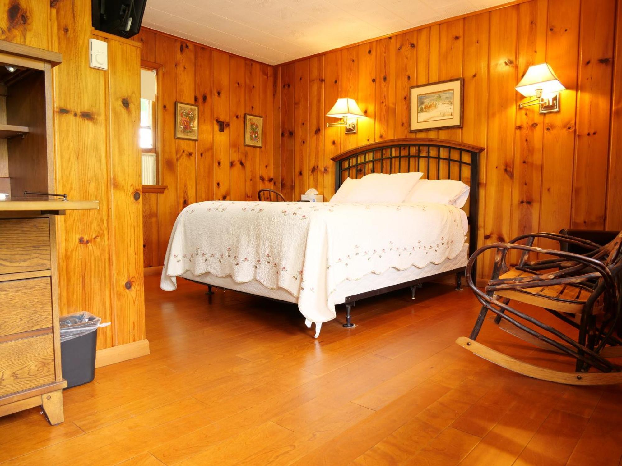 Ludington Blue Spruce Inn Habitación foto