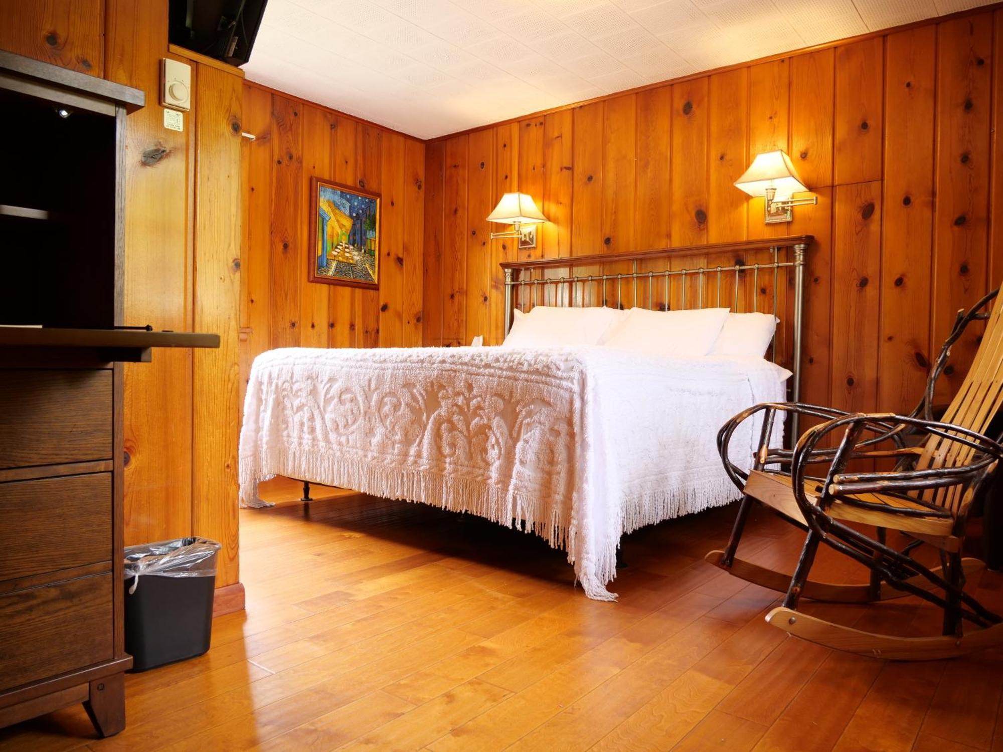 Ludington Blue Spruce Inn Habitación foto